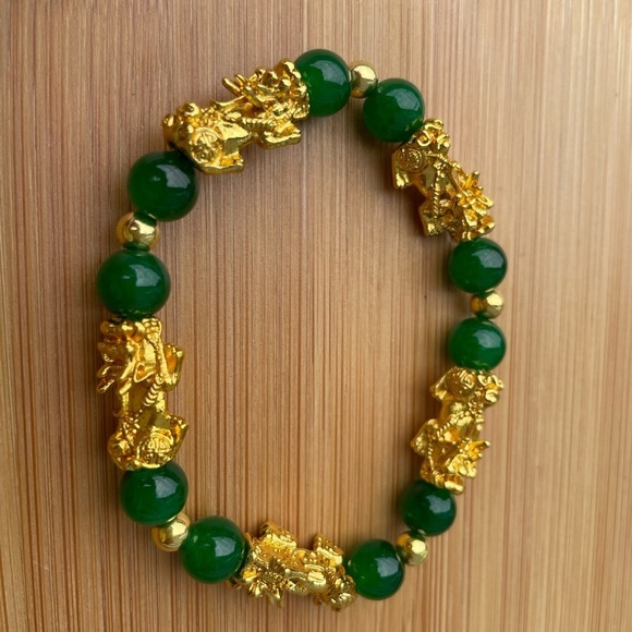 Green Aventurine Pixiu Wealth Bracelet - Picture 4 of 5